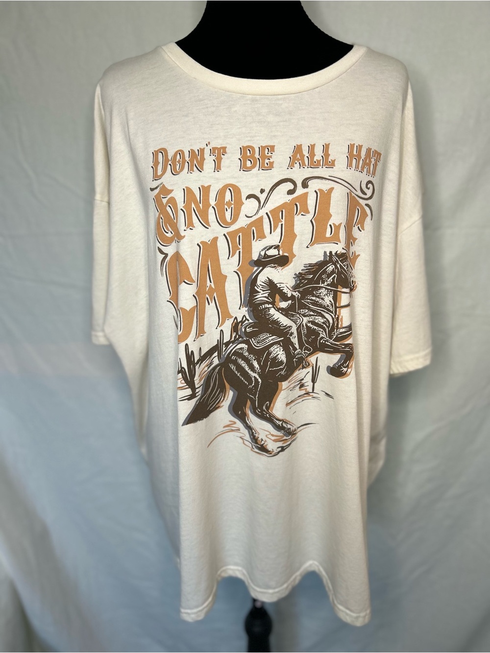 Live Outside The Limits All Hat No Cattle Graphic Tee Size L